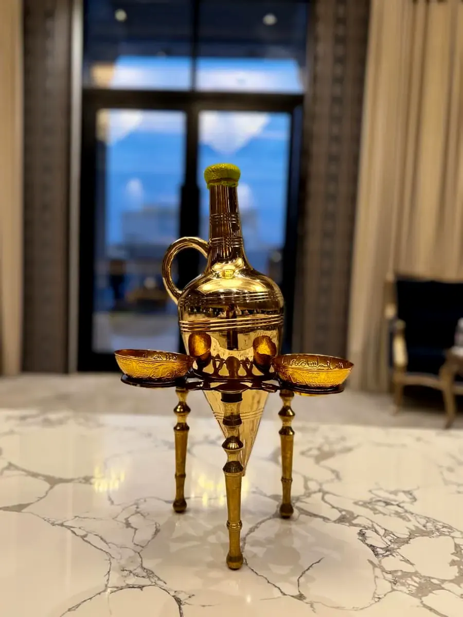 سوقية على الرخام