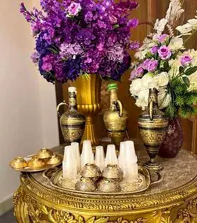 طاولة الاستقبال النسائي
